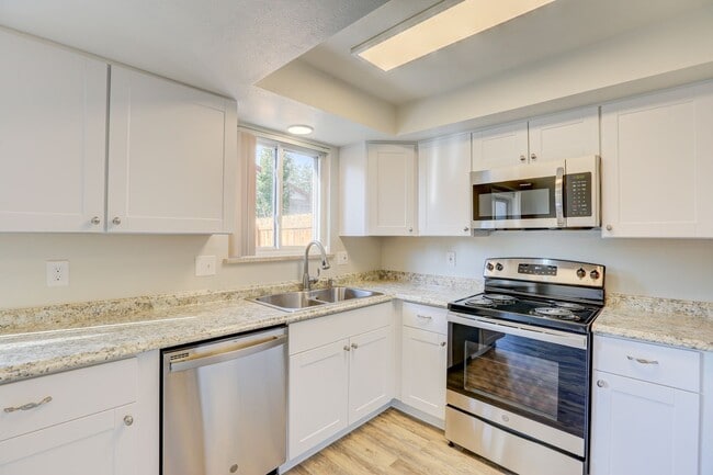 Interior Photo - Applewood Crest Townhomes & Apartments