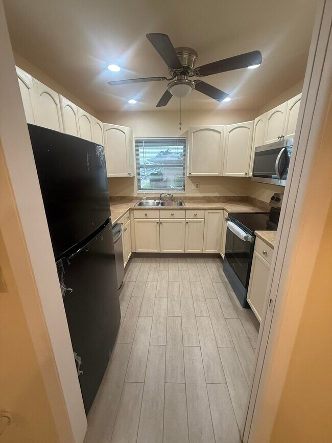 Foto del edificio - 2509 Dudley Dr W