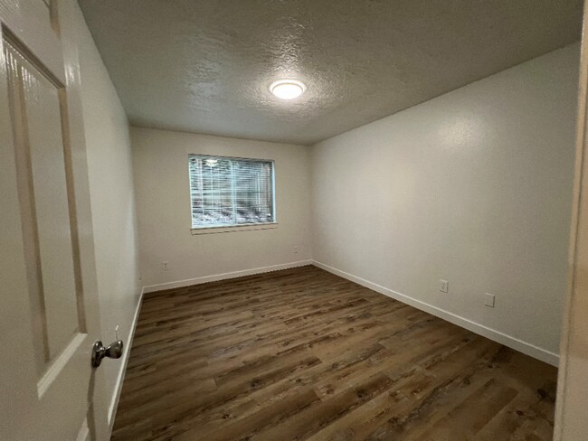 Building Photo - 17260 SW Heritage Ct