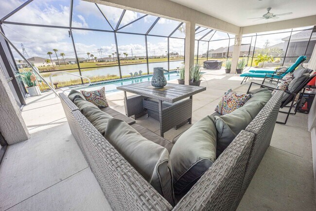 Foto del edificio - Seasonal 3BR/2BA  with 2-car Garage and PO...