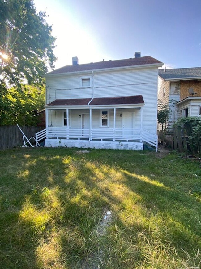 Building Photo - 147 Ridge Ave