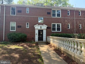 Building Photo - 100 N George Mason Dr