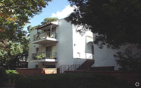 Building Photo - 1732 Lincoln Ave