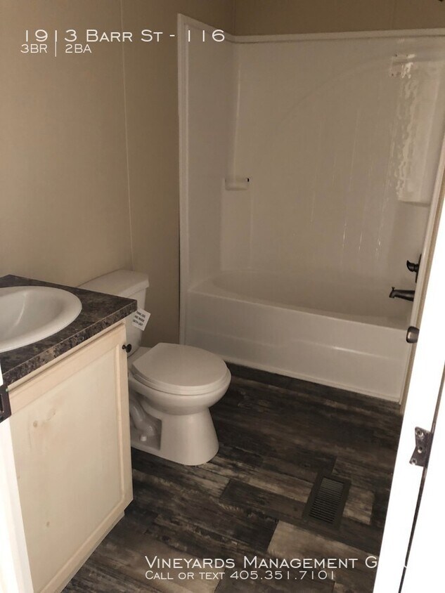 Foto del edificio - Now leasing