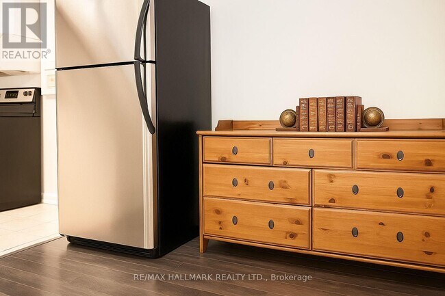 Building Photo - 92 Weldrick Rd E