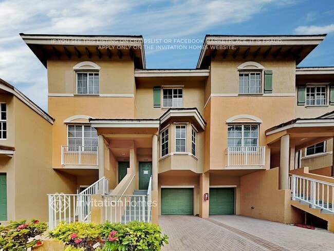 Building Photo - 1834 NE 5th Ave