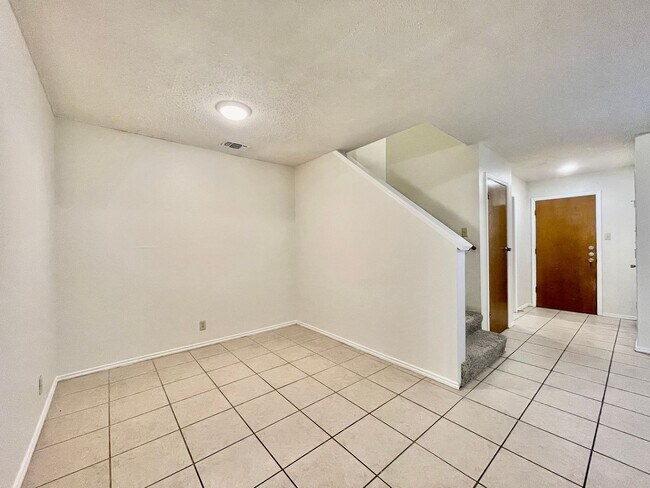 Foto del edificio - 1303 Conway Dr