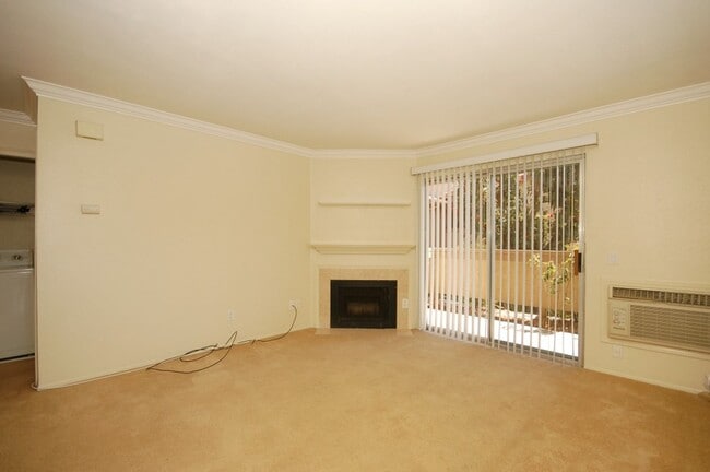 Building Photo - Downstairs 1BD/1BA Condo in San Marcos!!