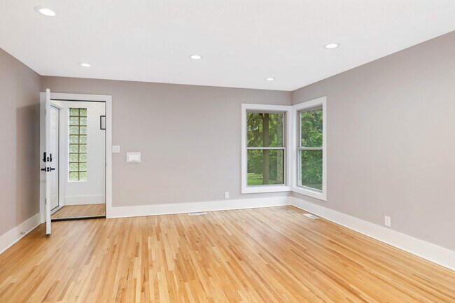 Foto del edificio - 841 24th Ave SE