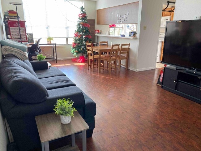 Foto del edificio - 2409 Leon St