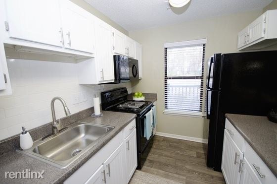 Building Photo - 50 Stoneview Dr SW