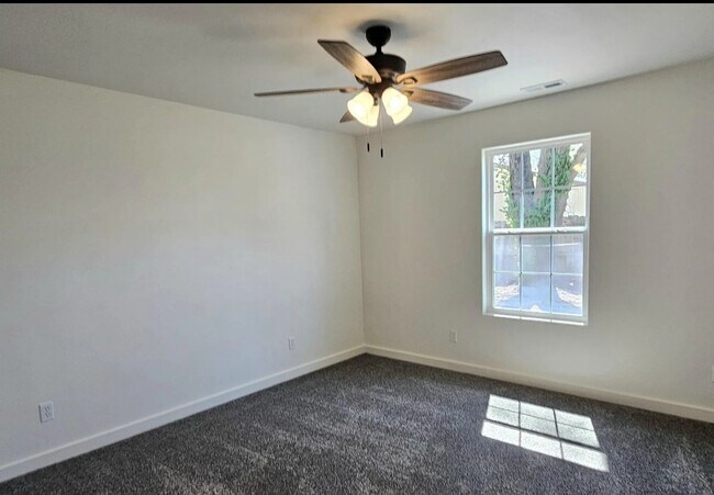 Foto del edificio - 1109 Euclid St