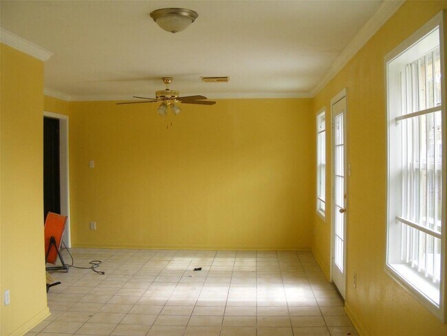 Building Photo - 4227 Ebbtide Dr