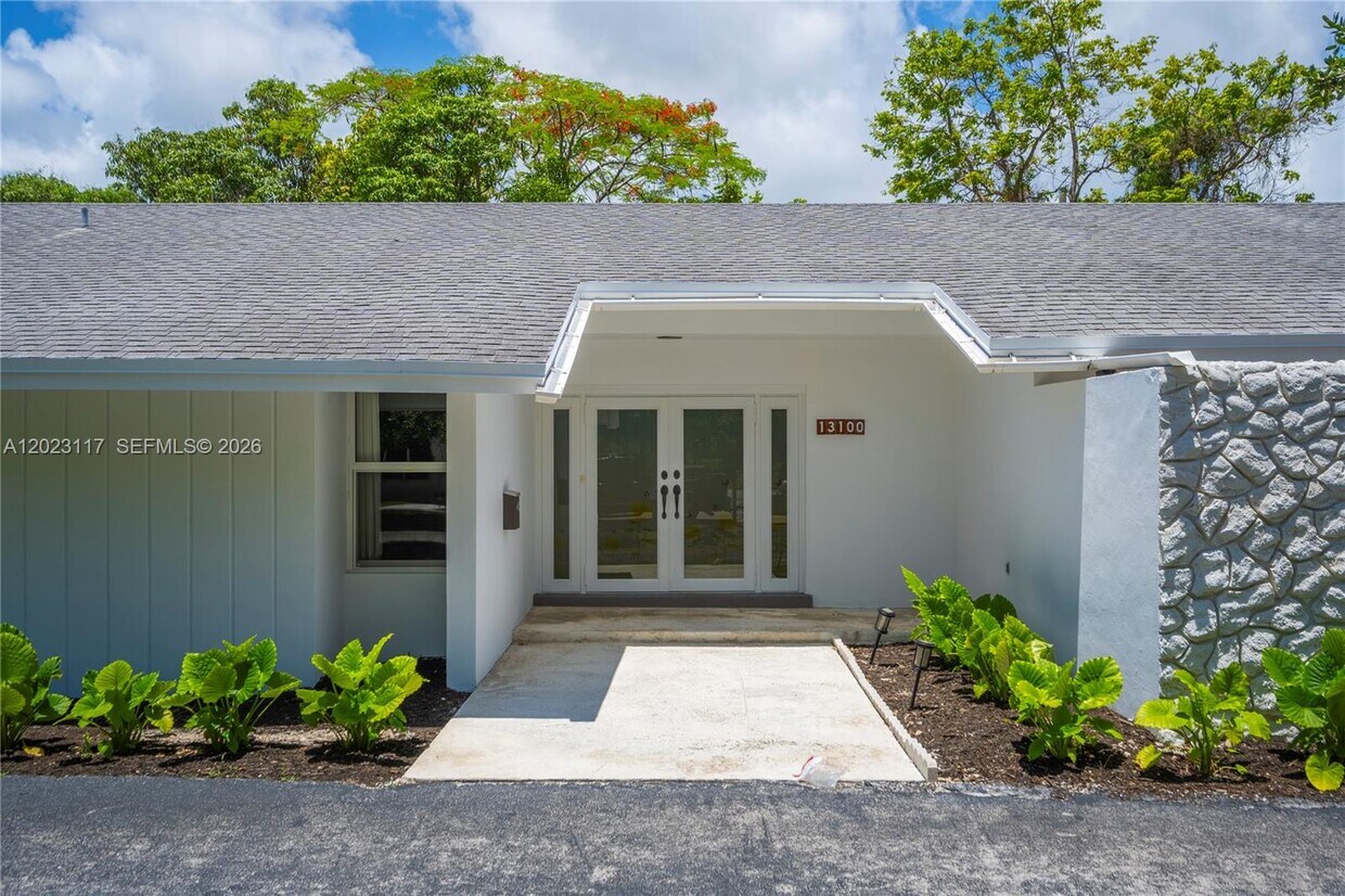 Building Photo - 13100 SW 81st Ave