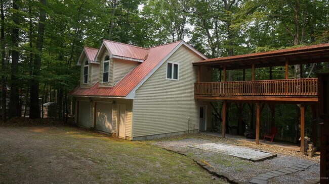 Building Photo - 12 Sleepy Hollow Rd