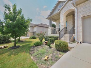 Building Photo - 421 Fair Oaks Dr