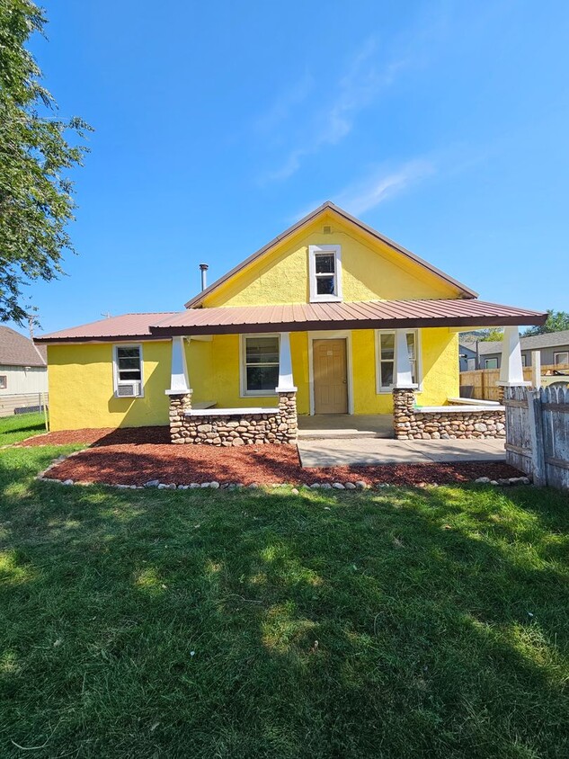 Primary Photo - 2 BED | 1 BATH | HOME | CENTRALLY LOCATED ...