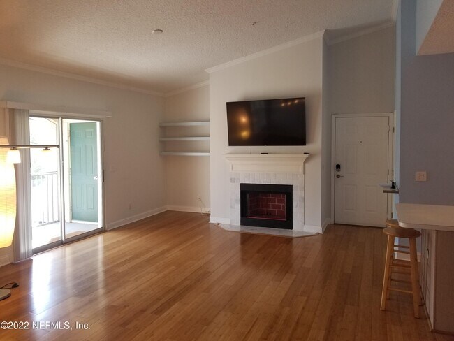 Building Photo - 120 Veracruz Dr