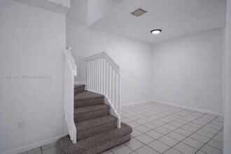 Building Photo - 1441 SE 24th Ct