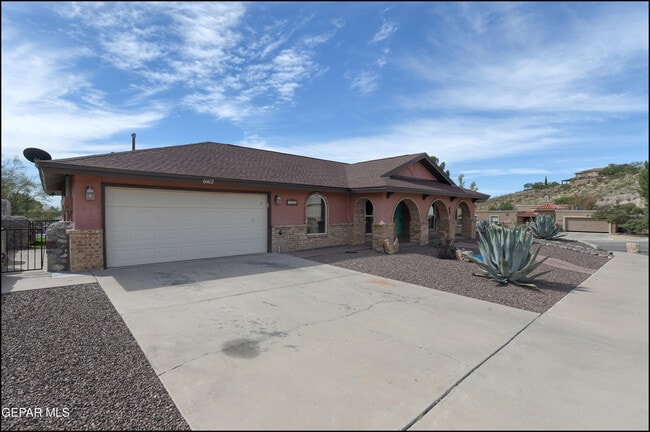 Building Photo - 6412 Via Aventura Dr