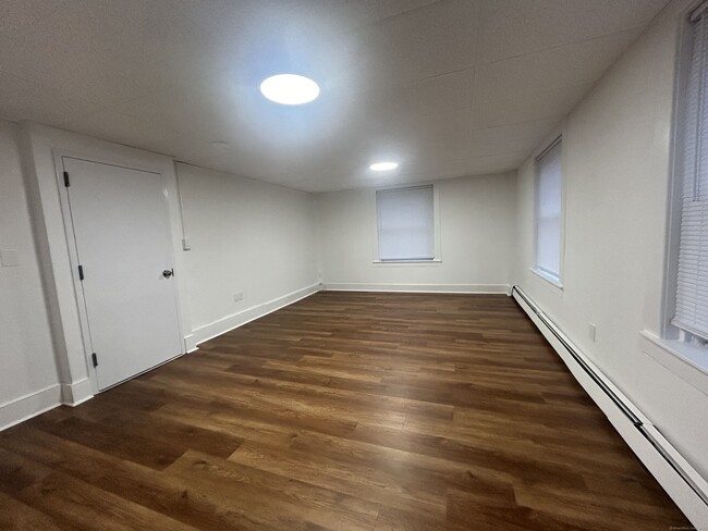 Building Photo - 156 Garfield Ave