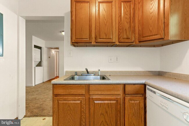 Foto del edificio - 210 43rd Rd NE