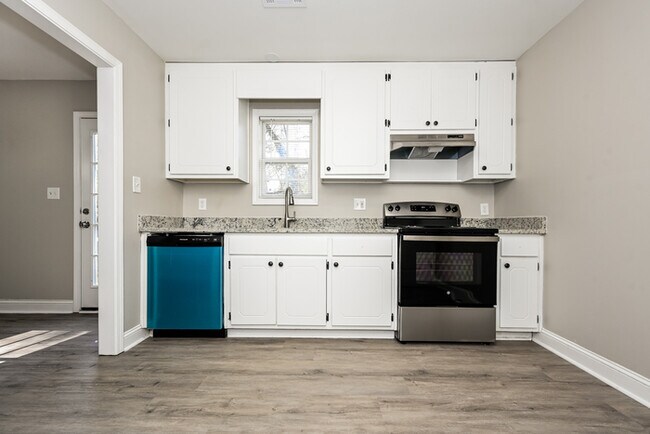Foto del edificio - 520 Lakewood Dr