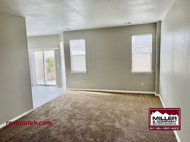 Foto del edificio - Beautifully updated townhouse in Riverton!