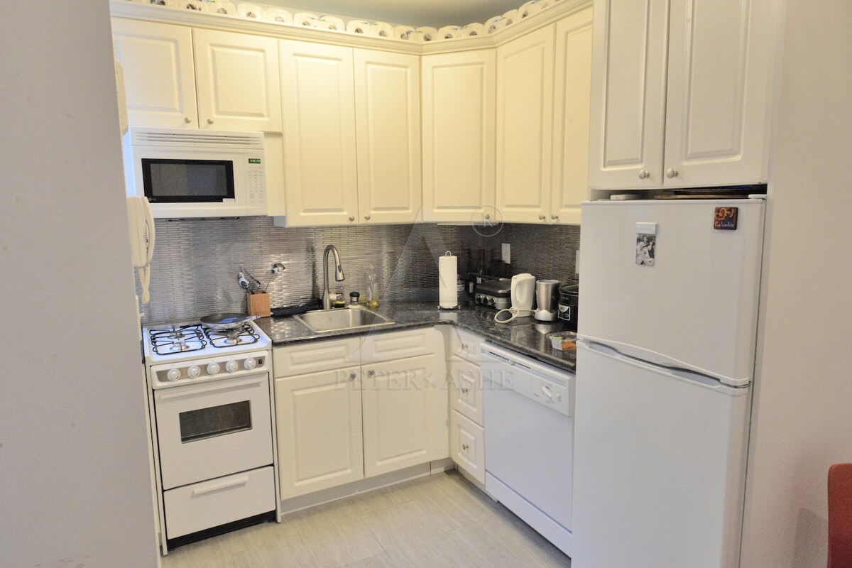 Primary Photo - 112 W 72nd St