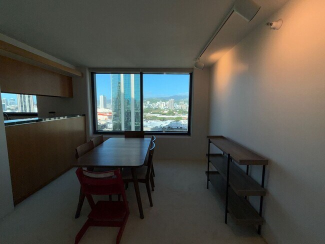 Foto del edificio - Nauru Tower 1601: Fully-Furnished 2 Bed/2 Bath, Tandem Parking