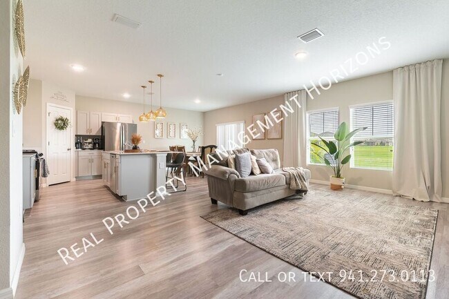 Building Photo - 13009 Oak Hill Way