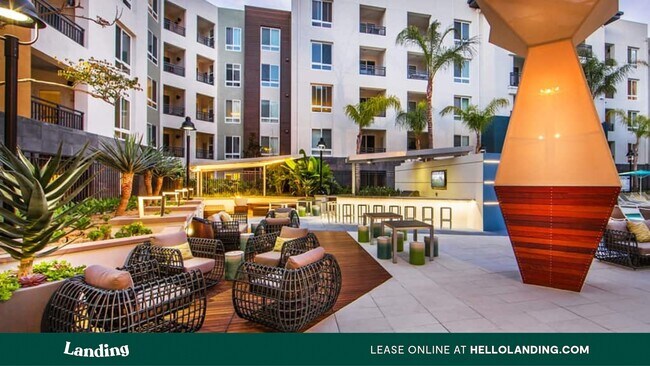 Foto del edificio - 18504 Beach Blvd