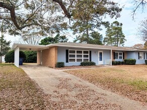 Building Photo - 623 Mallard Lake Dr