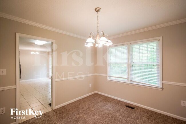 Building Photo - 2301 Buckingham Pl