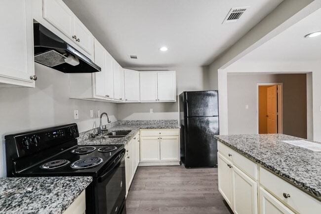 Building Photo - 1811 Seevers