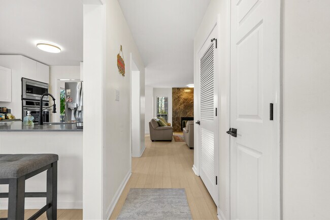 Foto del edificio - 1242 Weatherstone Dr NE