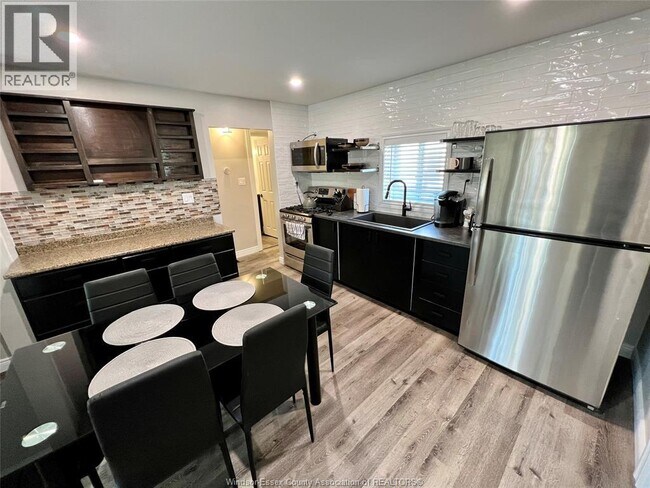 Photo du bâtiment - 600 Park St W