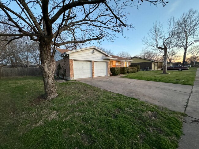 Building Photo - 360 Virtual Tour Available
