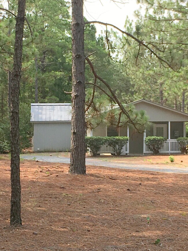 Private Home Setting - 32453 US 1 Hwy