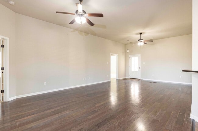 Foto del edificio - 132 Timber Edge Dr