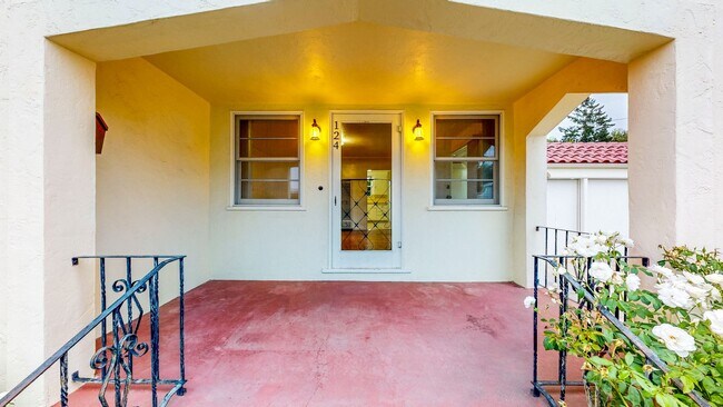 Building Photo - PURE Property Management -  Charming 2BR/1...