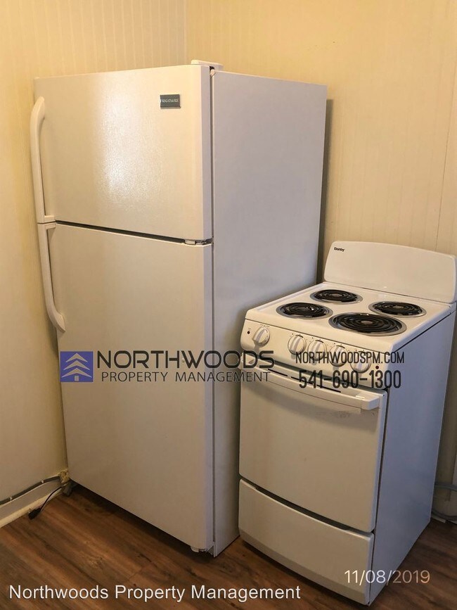 Foto del edificio - 2 br, 1 bath House - 321 Maple St