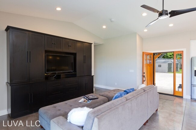 Building Photo - 4 br, 3 bath House - 75-5853 Lulu Place