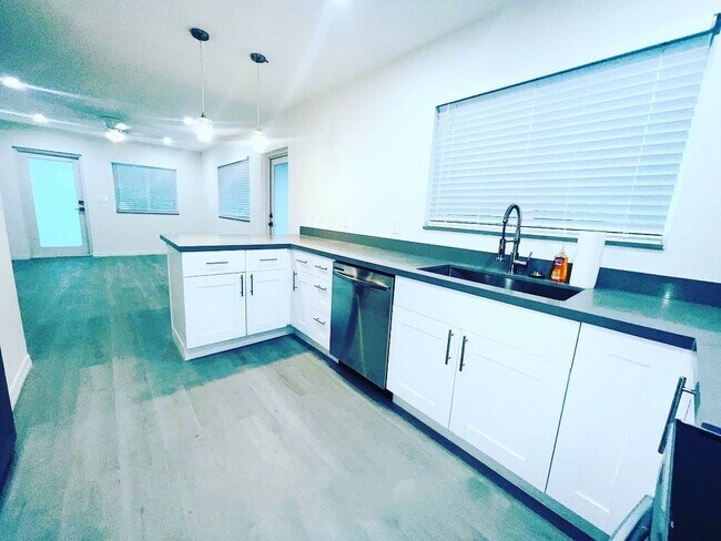 Foto del edificio - 7128 SW 22nd St