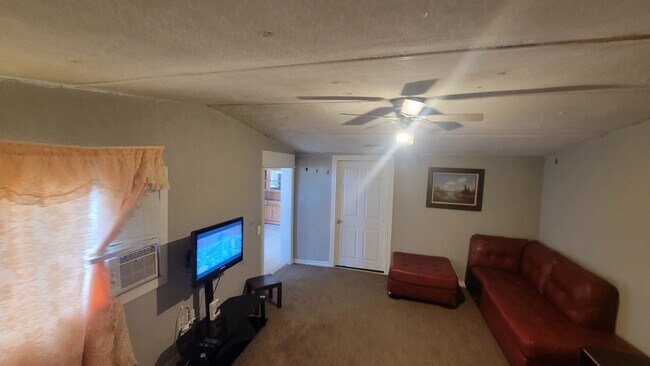 Área de sala de estar - 608 California St