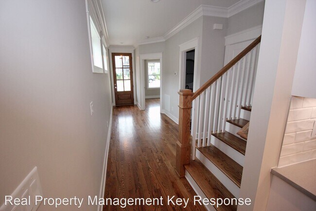 Building Photo - 4 br, 3 bath House - 6113B California Avenue