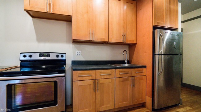 Building Photo - 2 br, 1 bath  - 921 Saint Marks Ave