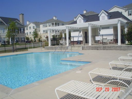 Foto del edificio - 4316 Summercrest Blvd