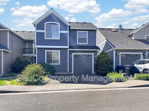 Building Photo - 727 NE 65th Ct