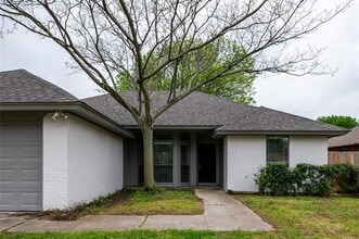 Building Photo - 709 Parkview Dr